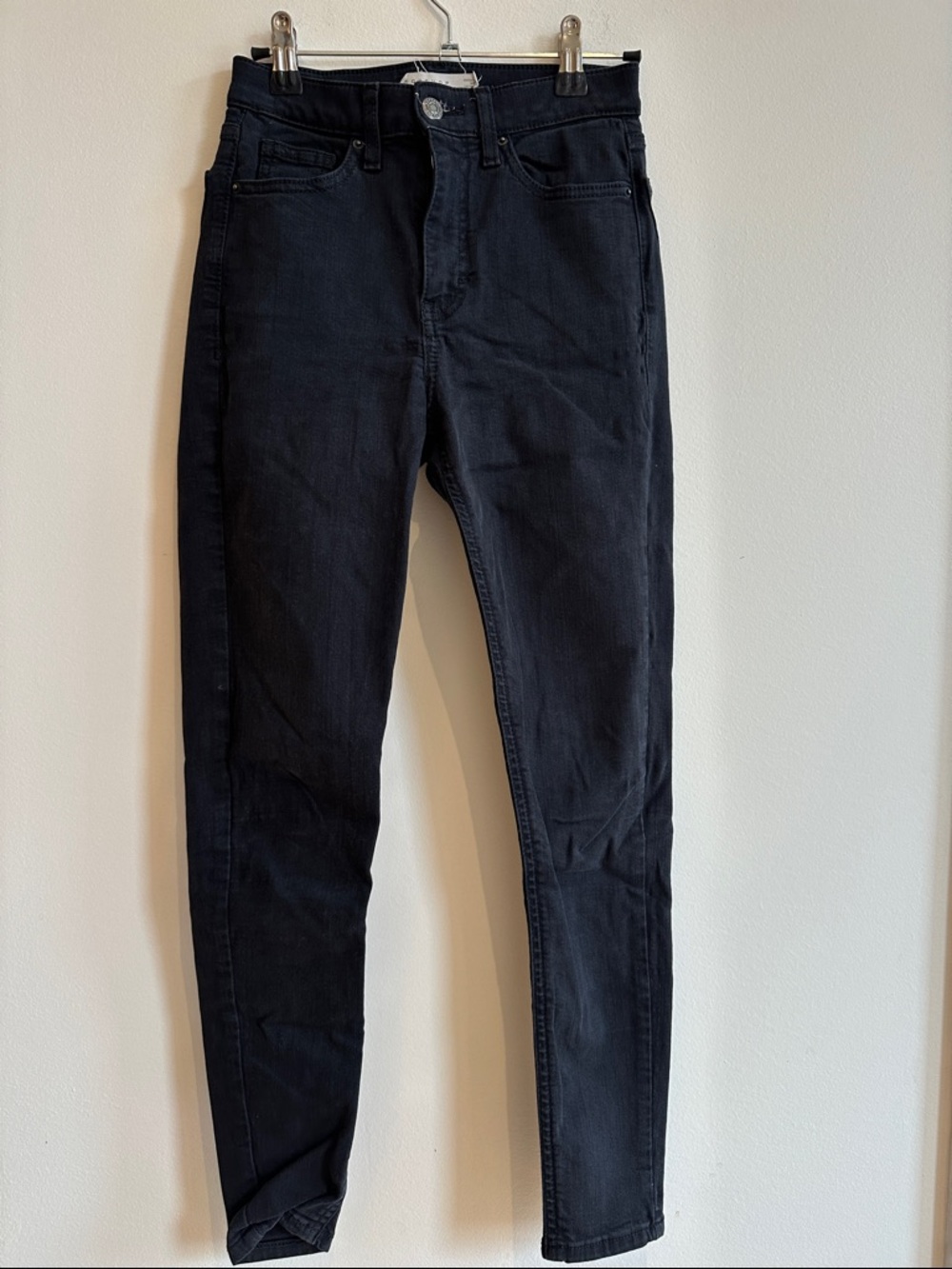 Woman skinny jeans